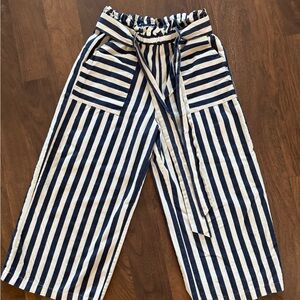 Gilli Navy and White Striped Pants size medium great condition, very chic